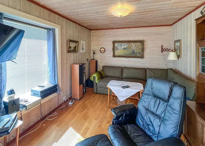1 Bedroom Lovely In Lindesnes *