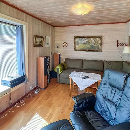 1 Bedroom Lovely In Lindesnes *